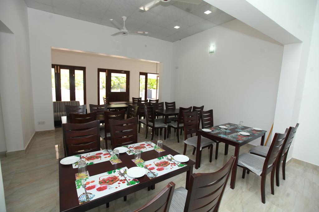 Lavonka Tourist Rest Anuradhapura Exterior foto